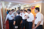 Visiting of Photo Exhibition of Zhongtong Bus