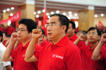 Yu Chunyin, Deputy G.M.of Zhongtong Bus Takes an Oath