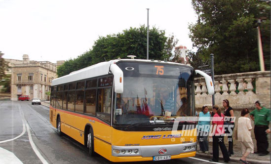 King Long Won the title of Best Tourist Bus of the Year granted by BAAV in 2004