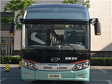 XMQ6127CYD5C Coach