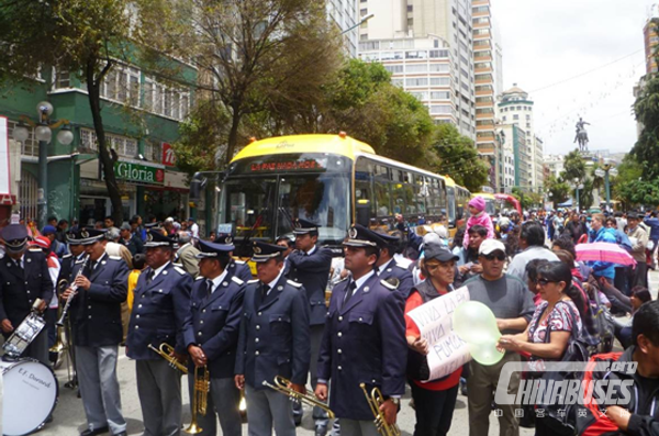 10,000 Units King Long Minivans Work Smoothly in Bolivia