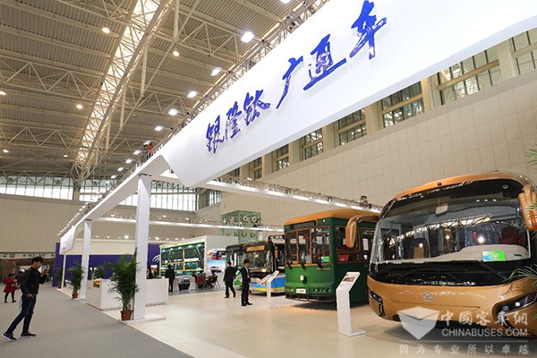 Yinlong New Energy Makes a High-profile Appearance at 2017 Tianjin Bus Exhibition