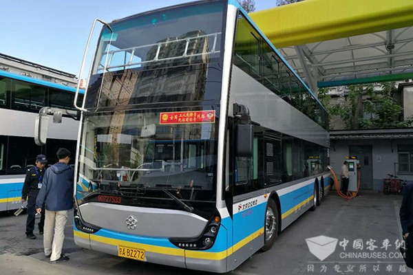 Yinlong Electric Double-deckers Start Operation in Beijing 