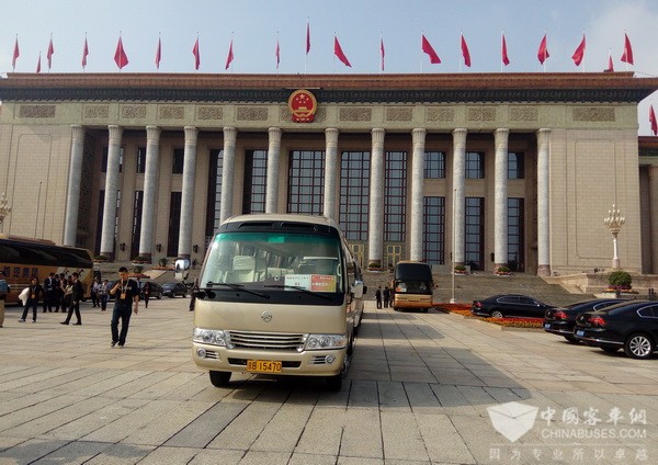 Golden Dragon Buses Serve at 19th CPC National Congress