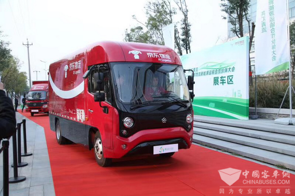 Yinlong Logistic Vehicles Ready For Service