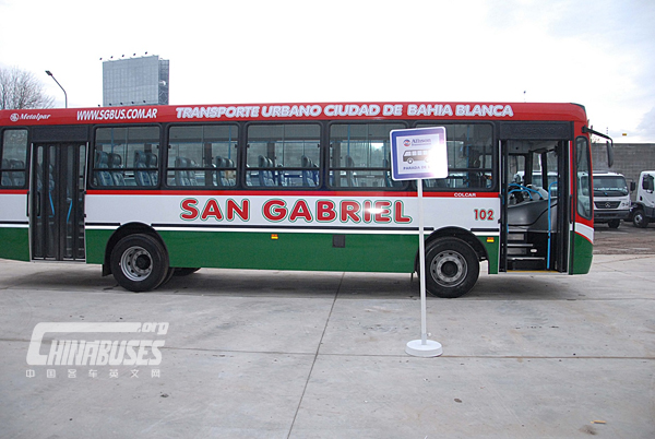 New Mercedes-Benz front-engine bus with an Allison fully automatic transmission is unveiled in Argentina