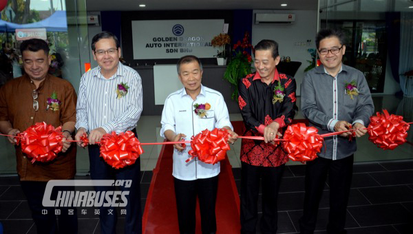 Malaysia Raya Khas Launches Golden Dragon Van