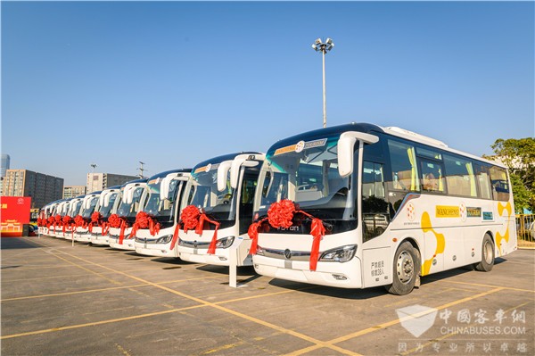 Foton AUV Delivers Intercity Buses to Kunming for Operation