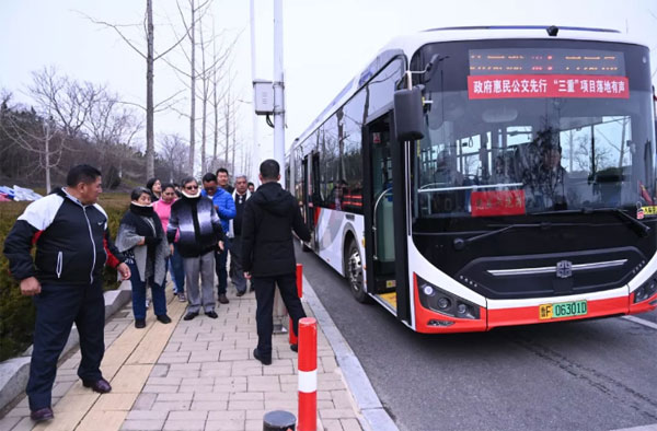 Six Bus Operators from Ecuador Visit Yantai Public Transport Group