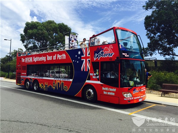 australia tour bus