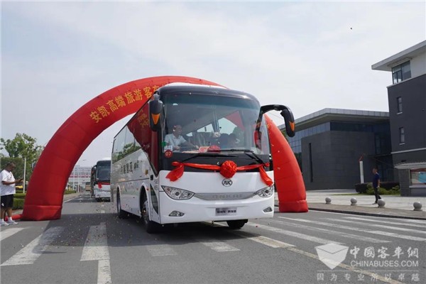 Ankai High-end Travel Coaches A6 and A8 to Arrive in Yunnan for Operation