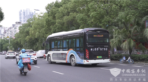 Golden Dragon Polestar Buses Win Wide Recognition among Citizens in Ningde