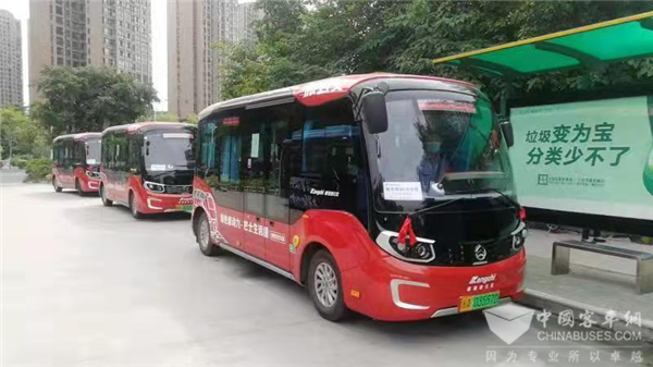 Golden Dragon ASTAR Mini-buses Provide the Last Kilometer Travel Conveniences for Passengers