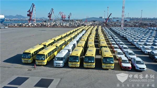 King Long Exports 71 Units 7-meter School Buses to UAE