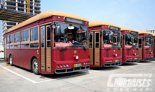 Gree Altairnano Tour Buses Bring New Travel Experience for Tourists in Nanchang