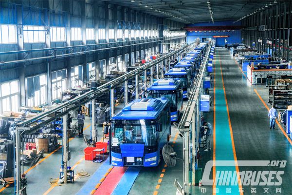 Vietnam Warmly Welcomes 207 Units Golden Dragon City Buses on its Road