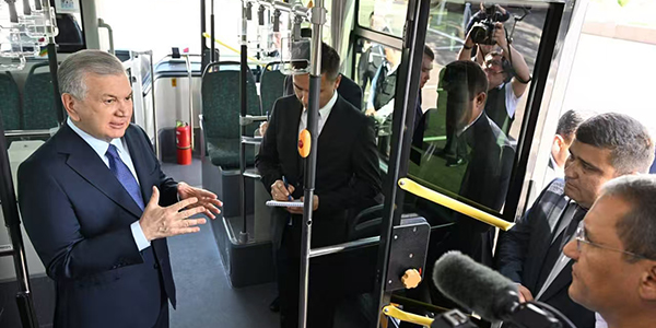 President Takes a Test Ride and Gives Thumbs Up! Zhongtong Bus Helps Upgrade Uzbekistan Public Transport 