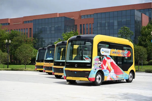 Golden Dragon Autonomous Bus SMART Travels Global Markets