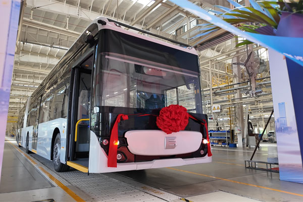 Golden Dragon and Ebusco Mark New Milestone with First Carbon Fiber Electric Bus