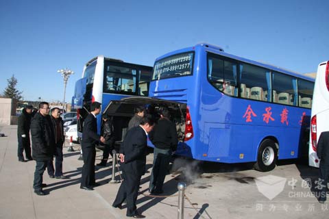 Clients in Inner Mongolia visiting Foton buses  