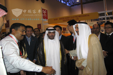 Prince of UAE Sharjah visuted Golden Dragon booth after the Opening Ceremony.jpg