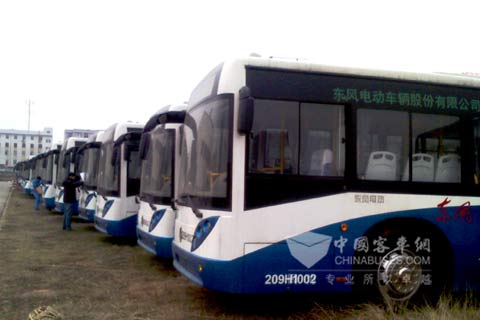 Wuhan hybrid buses equipped with Dongfeng Cummins diesel engines