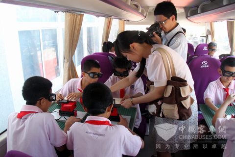 Students Experience “Mobile Office”