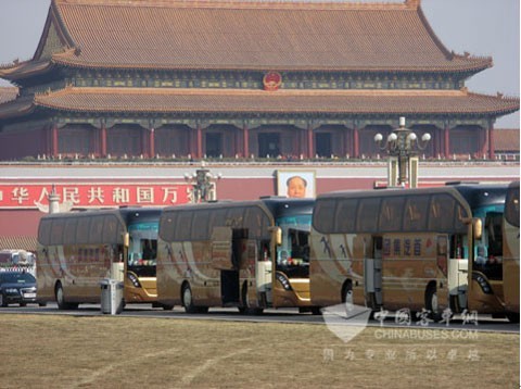 Xiamen Golden Dragon coaches served for NPC and CPPCC.