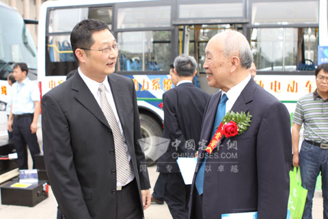 President Wang Jiang'an and Academician Yang Yusheng