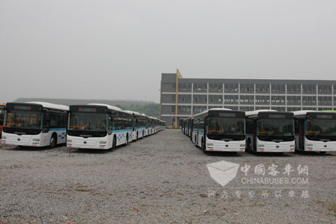 Hengtong natural gas buses serve Nanchong City.