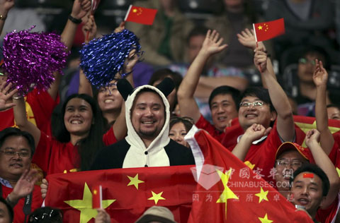 Beiqi Foton Motors cheers for China women volleyball team 01