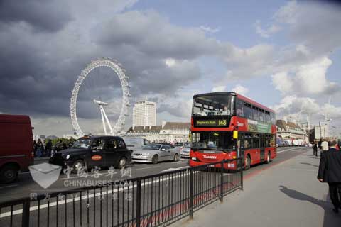Fitted with Voith technology -- the double-decker bus is driving in London.