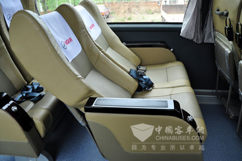 Luxury aero seats with 140 degree