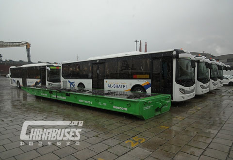 Wuzhoulong FDG6115G on the seaport
