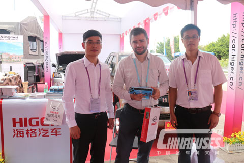 Higer Pickup Debuts at China Import and Export Fair 2013