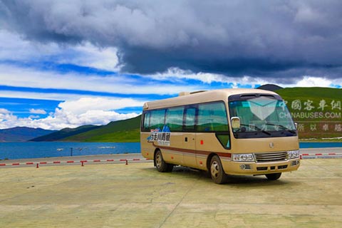 Golden Dragon Makes Travel More Convenient on the World’s Roof