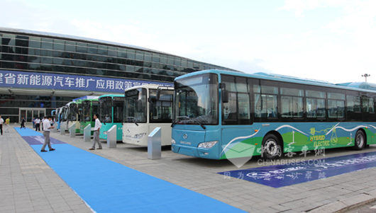 King Long Stages a Grand Appearance at Fujian New Energy Vehicle Fair 