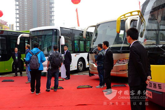 Ankai Stages at Anhui International Forum for New Energy Vehicle Development