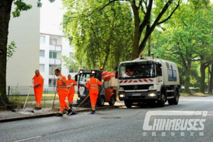 Over 240 Vehicles with Allison Fully Automatic Transmissions Keep Hamburg Clean