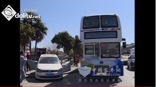 12 Yutong Luxury Double-deck Touring Buses Operates in Erhai Tourism Line