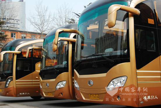 Shenlong Bus Served NPC and CPPCC for the Eighth Consecutive Year