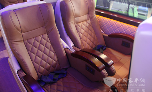 Asiastar "First Class"Cabin Boasts Luxury Travel　