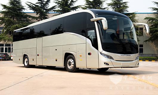 Yutong 12-meter Travel Coach