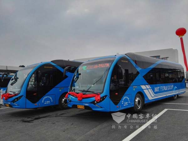Youngman BRT buses with uniquely fashionable designs